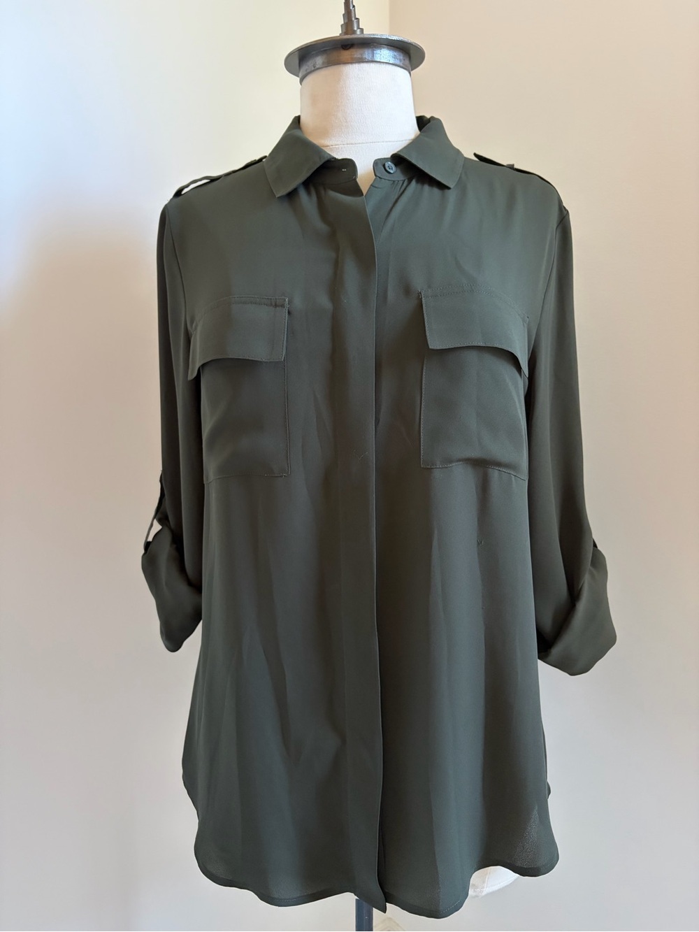 BANANA REPUBLIC Military-Style Olive Button-Front Shirt SIZE MEDIUM